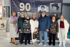 На фасаде Одесской киностудия открыли памятную доску Кире Муратовой фото 10